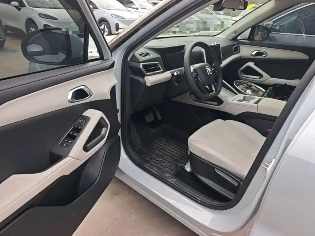 BYD Yuan UP — миниатюра 16
