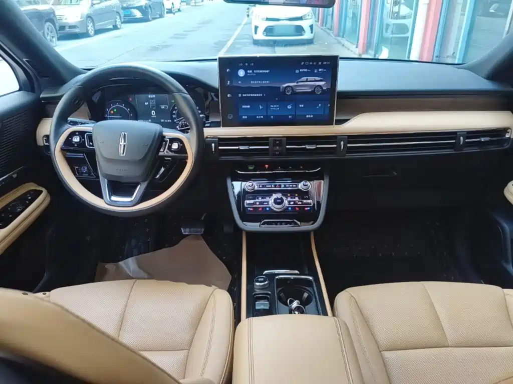 Lincoln Corsair — миниатюра 10