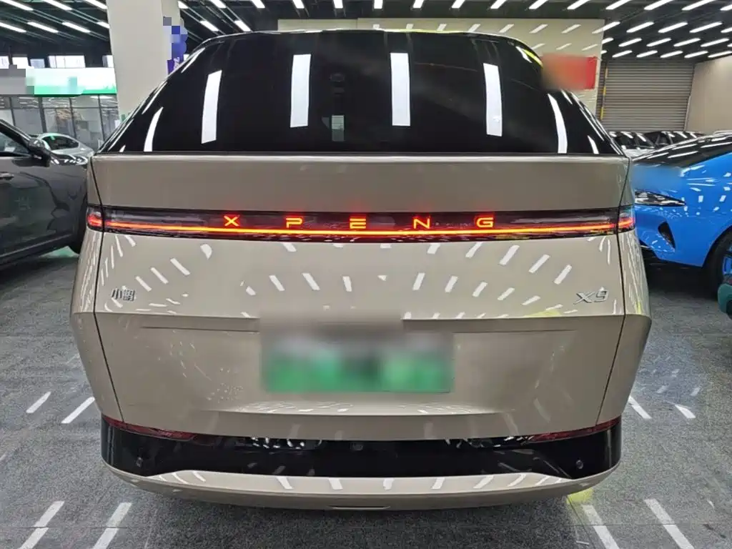 XPeng X9 — миниатюра 6