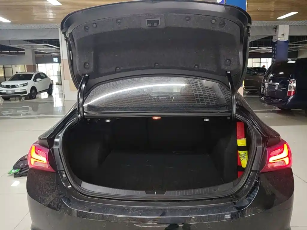Chevrolet Malibu XL — миниатюра 19