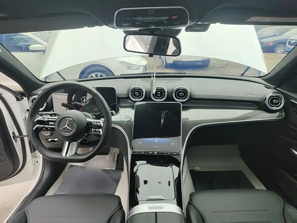 Mercedes-Benz C-Class — миниатюра 10