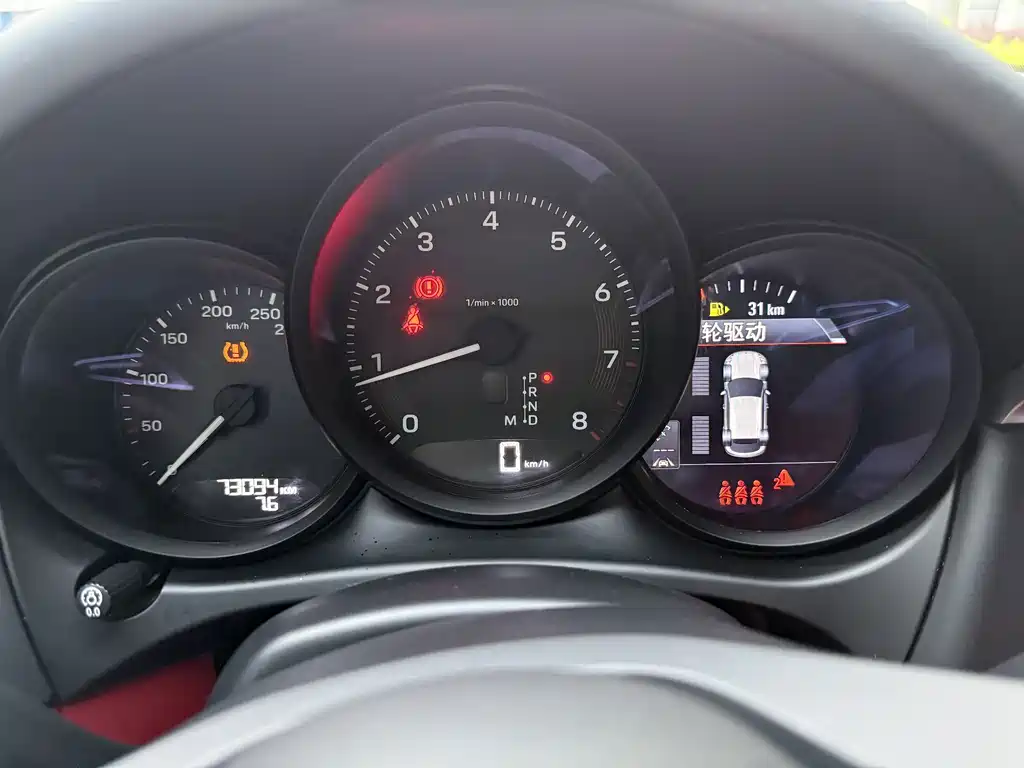 Porsche Macan — миниатюра 15
