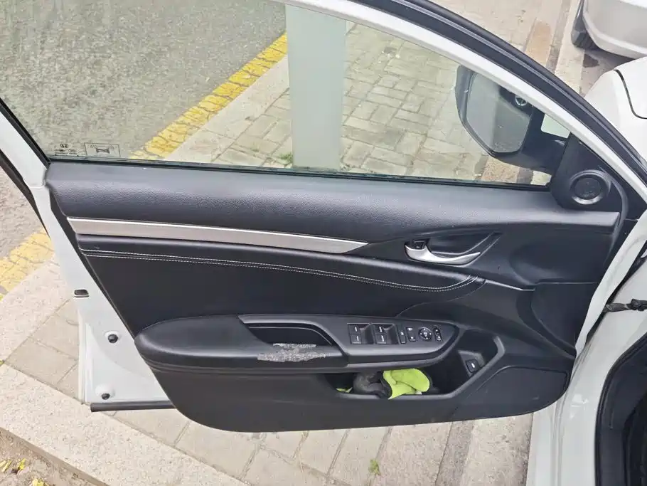 Honda Civic — миниатюра 7