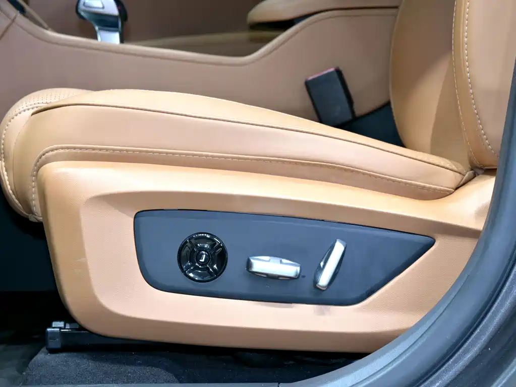 Li Auto Li ONE — миниатюра 20