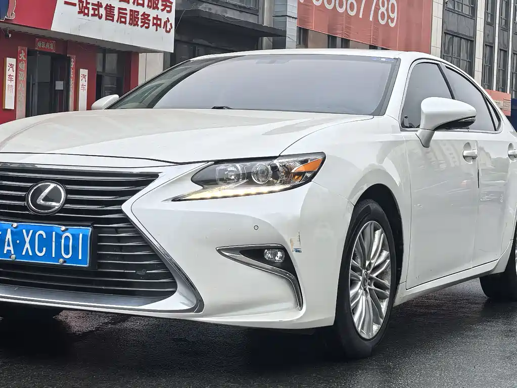 Lexus ES — миниатюра 2