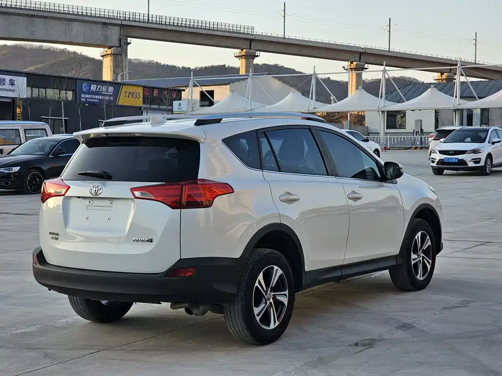 TOYOTA RAV4 RONGFANG