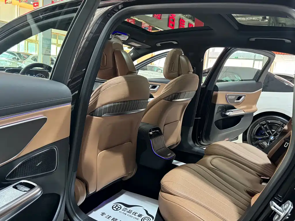 Mercedes-Benz E-Class — миниатюра 14