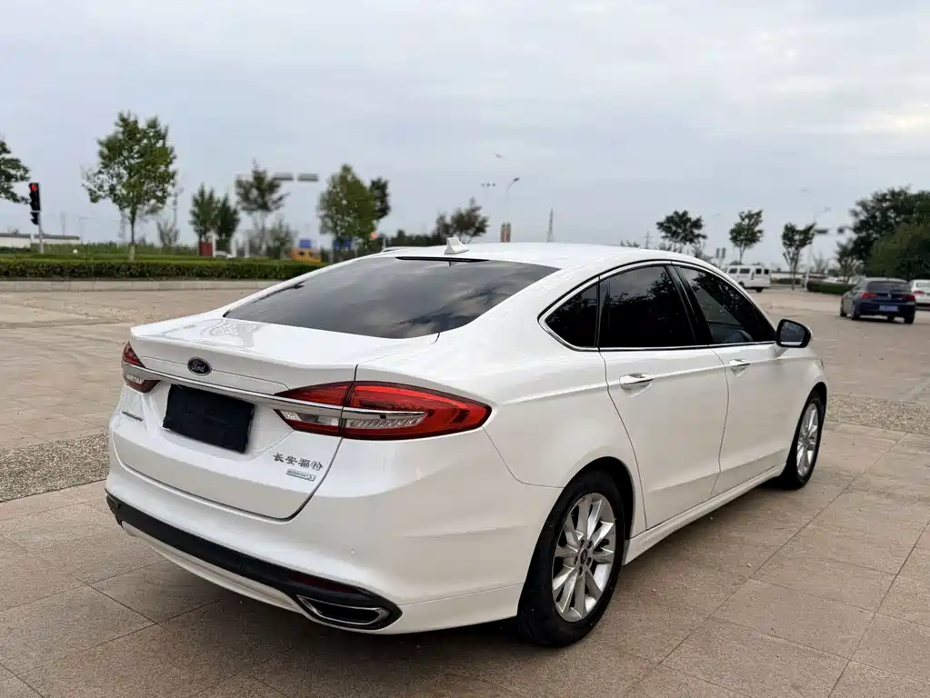 Ford Mondeo — миниатюра 6