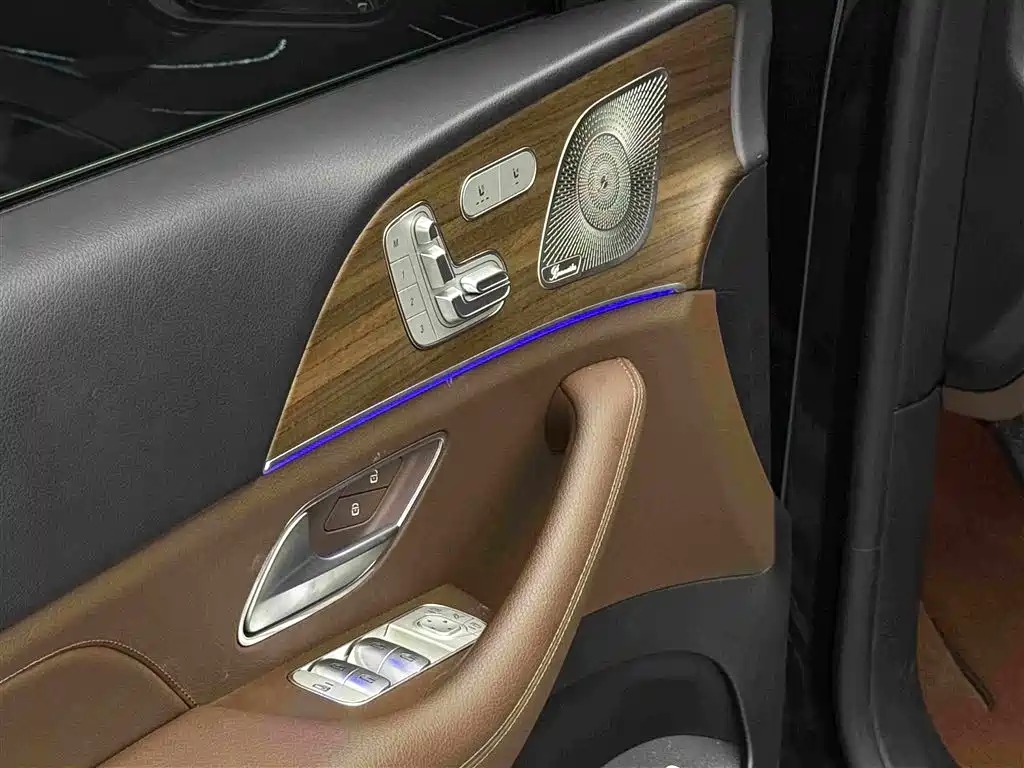 Mercedes-Benz GLE (Import) — миниатюра 14