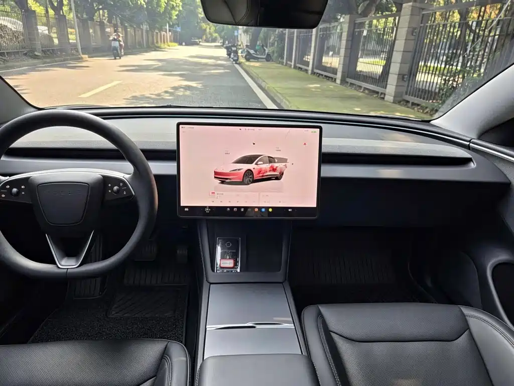 Tesla Model 3 — миниатюра 6