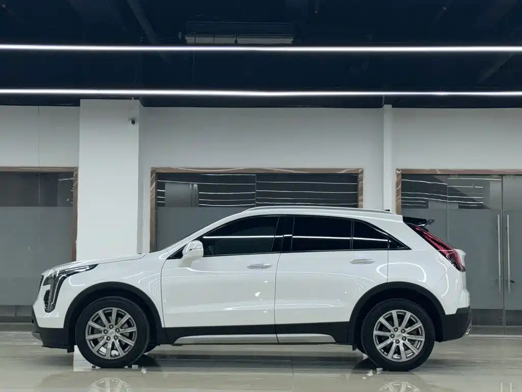 Cadillac XT4 — миниатюра 5