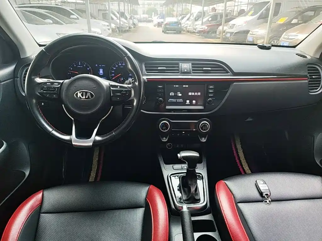Kia KX Cross — миниатюра 10
