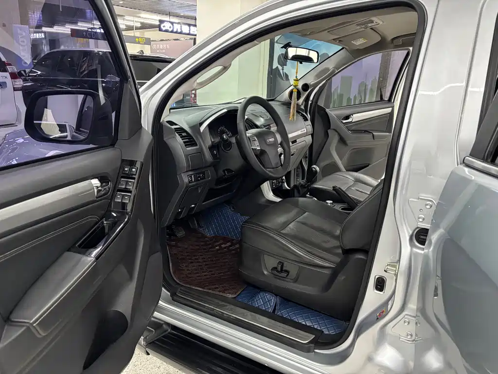 ISUZU MU X SHEPHERD RANGER