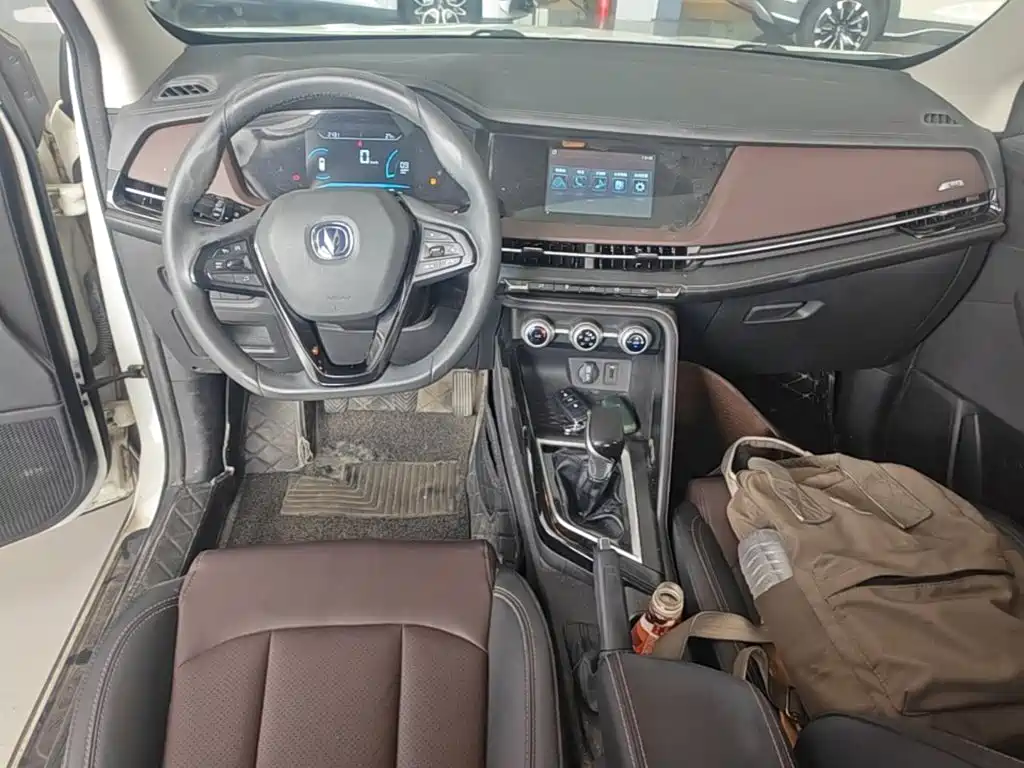 Changan CS15 — миниатюра 10