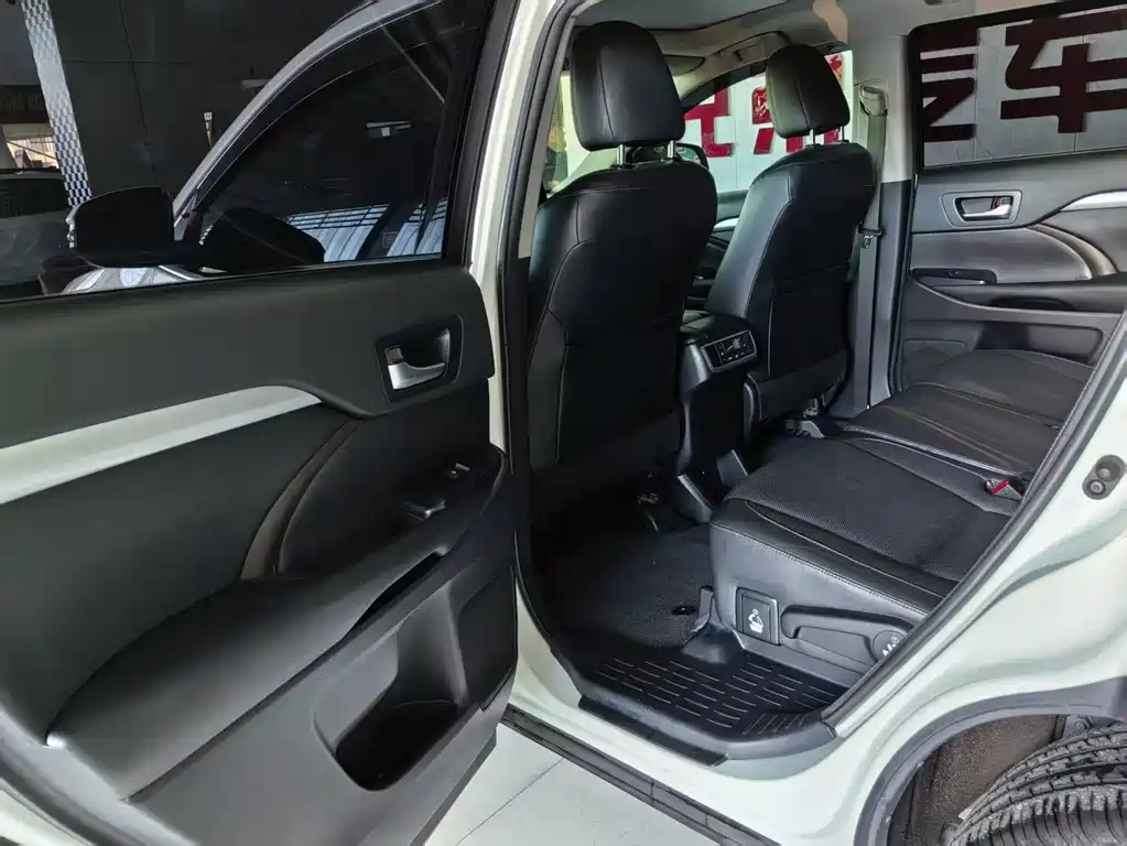Toyota Highlander — миниатюра 5