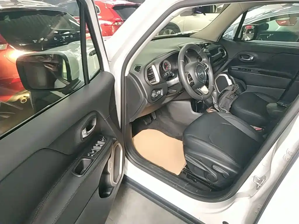 Jeep Renegade — миниатюра 16