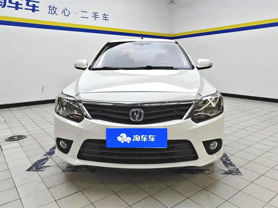 CHANGAN YUEXIANG V3