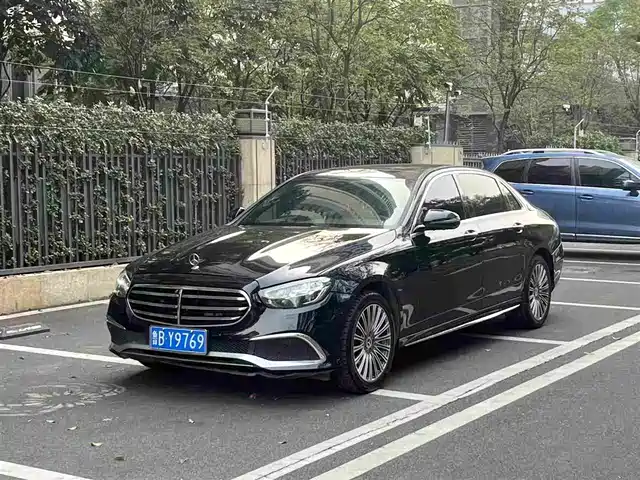 MERCEDES-BENZ E CLASS