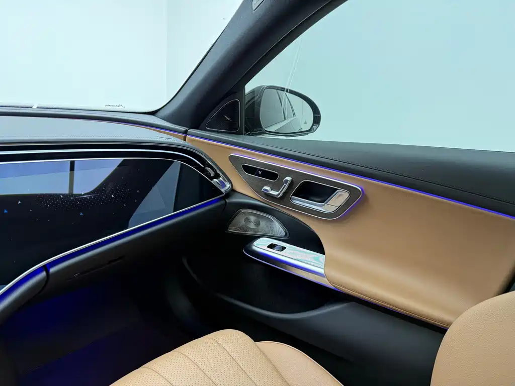 Mercedes-Benz E-Class — миниатюра 12