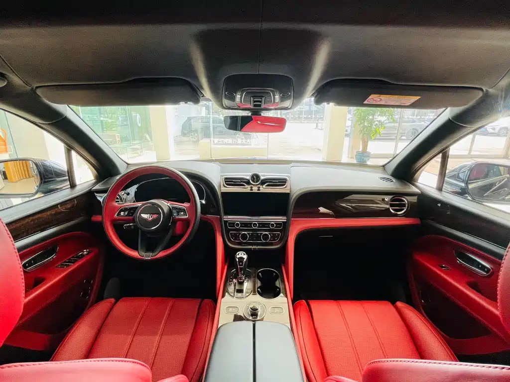 Bentley Bentayga — миниатюра 8