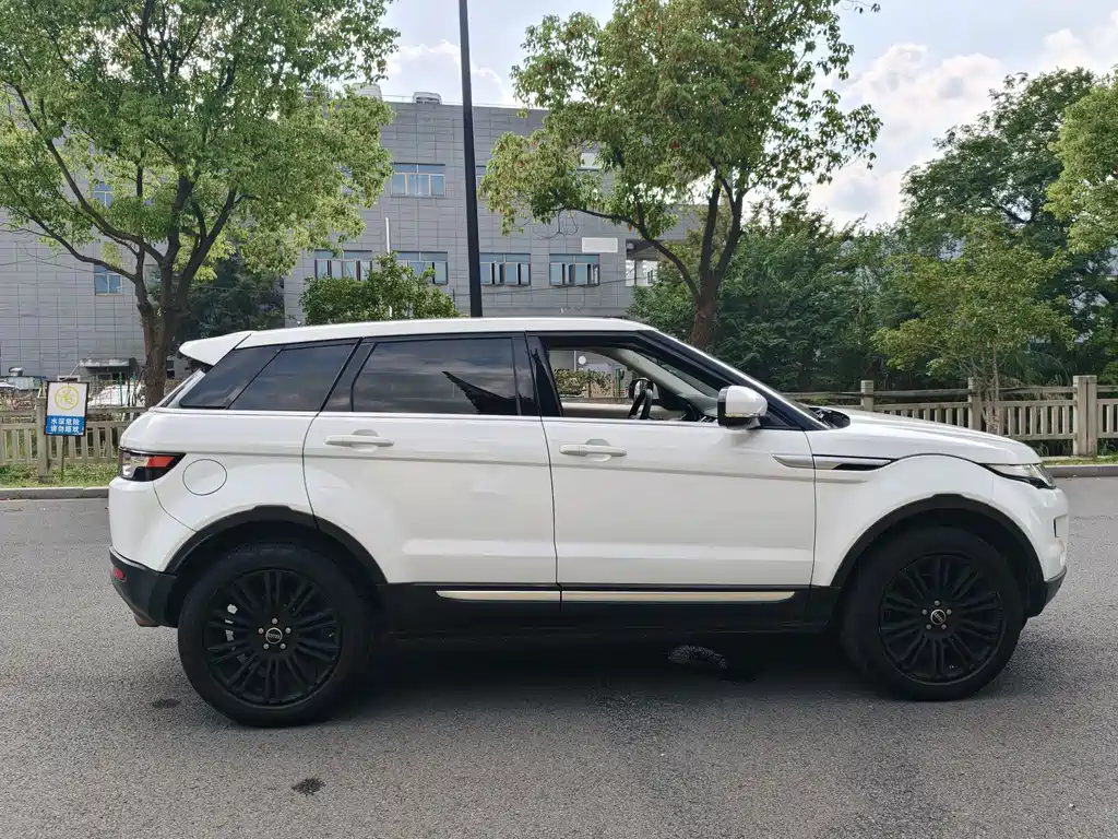 Land Rover Evoque (Import) — миниатюра 23