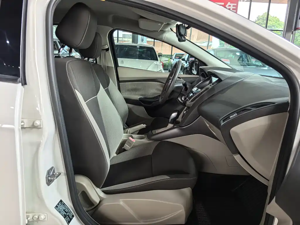 Ford Focus — миниатюра 9