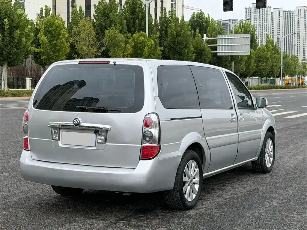 Buick GL8 — миниатюра 9