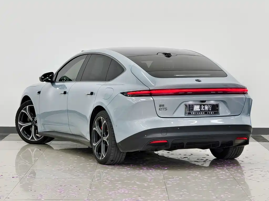 NIO NIO ET5