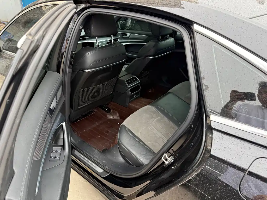 Audi A6L New Energy — миниатюра 5