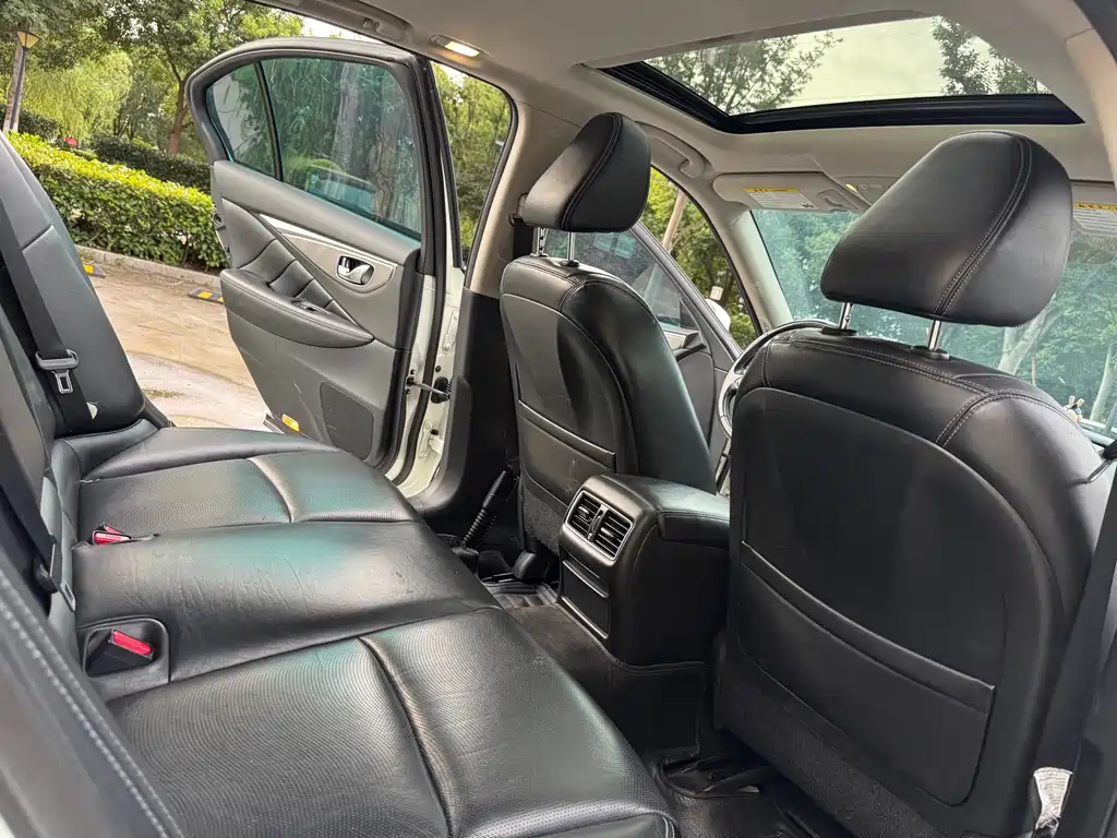 Infiniti Q50L 2016 2.0T Sport