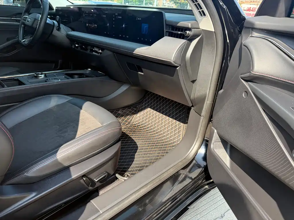 Ford Mondeo — миниатюра 15
