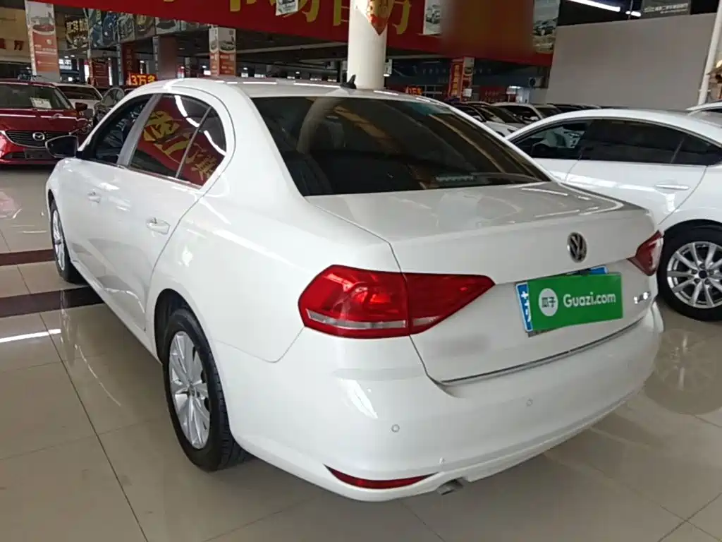 Volkswagen Lavida — миниатюра 5