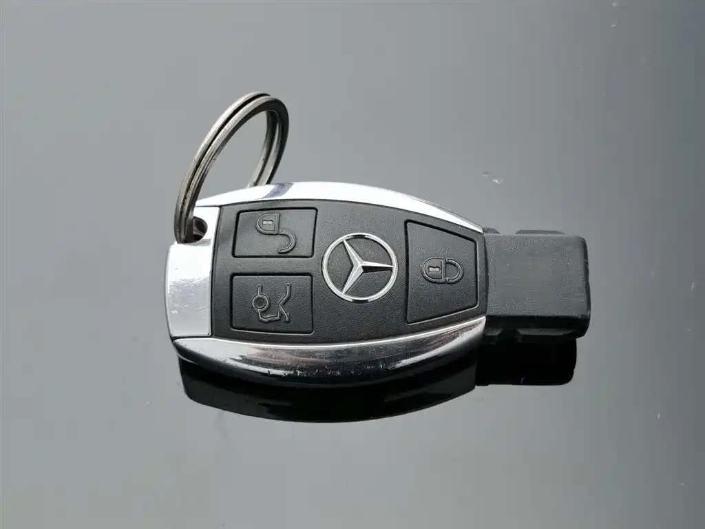 MERCEDES-BENZ R CLASS