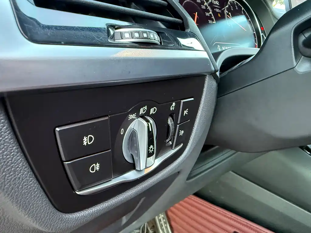BMW X3 — миниатюра 7