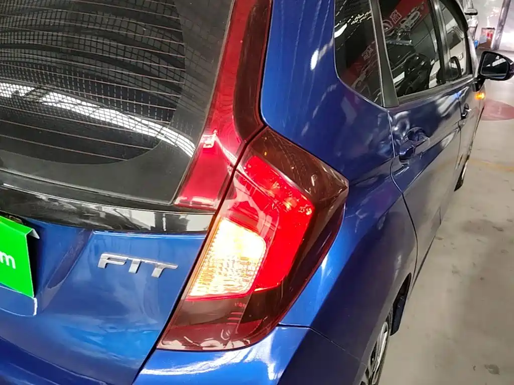 Honda Fit — миниатюра 8