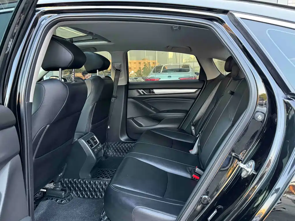 Honda Accord — миниатюра 6