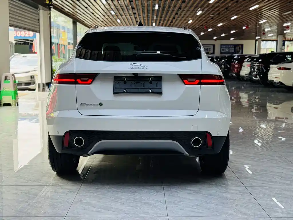 Jaguar E-PACE — миниатюра 18