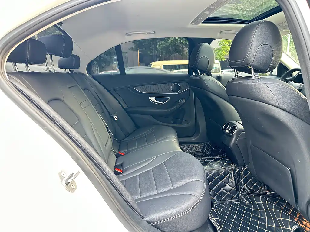 Mercedes-Benz C-Class — миниатюра 8