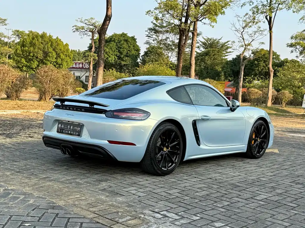 PORSCHE 718