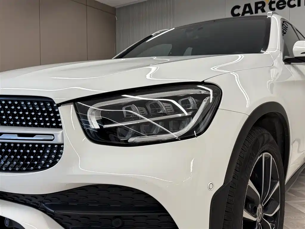 MERCEDES-BENZ GLC