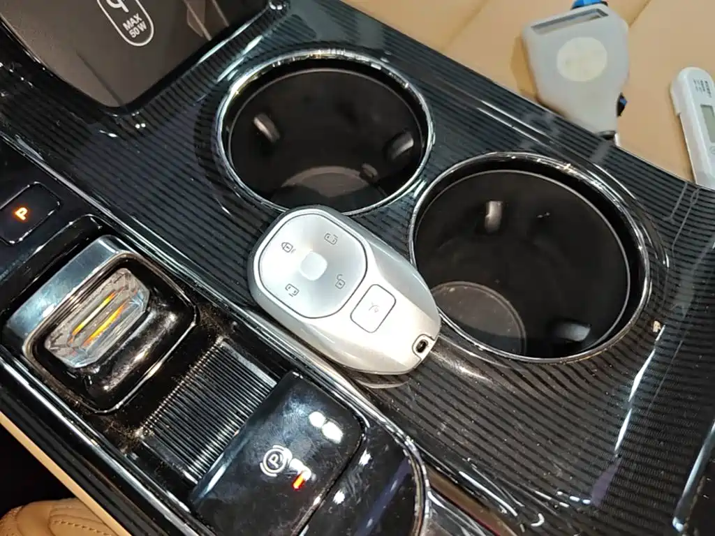 GAC Motor Trumpchi E8 PHEV — миниатюра 9