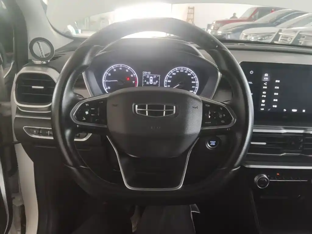 Geely Binyue — миниатюра 11