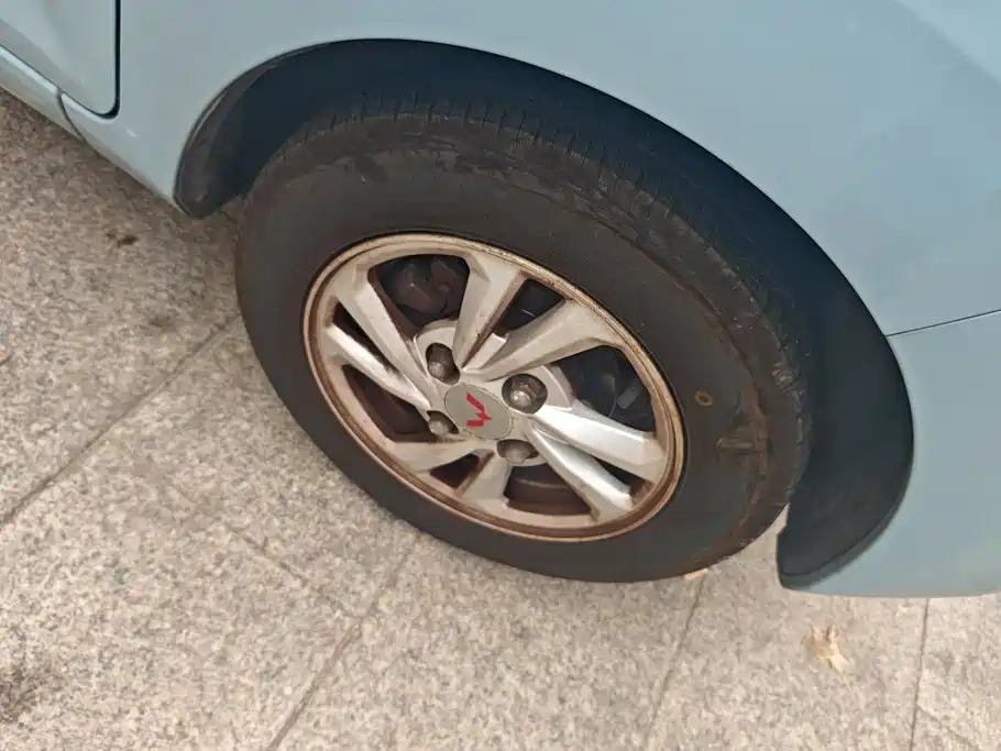 Wuling MINIEV — миниатюра 6