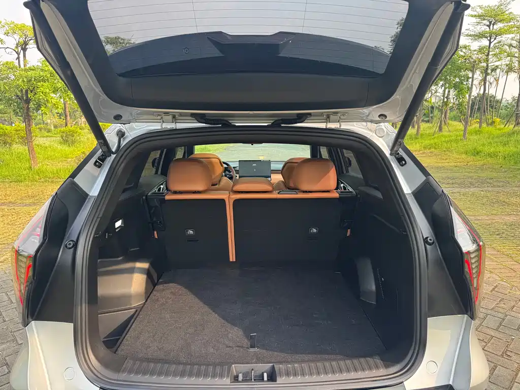 Geely Boyue L — миниатюра 25