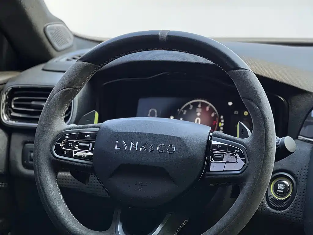 Lynk & Co 03 — миниатюра 8