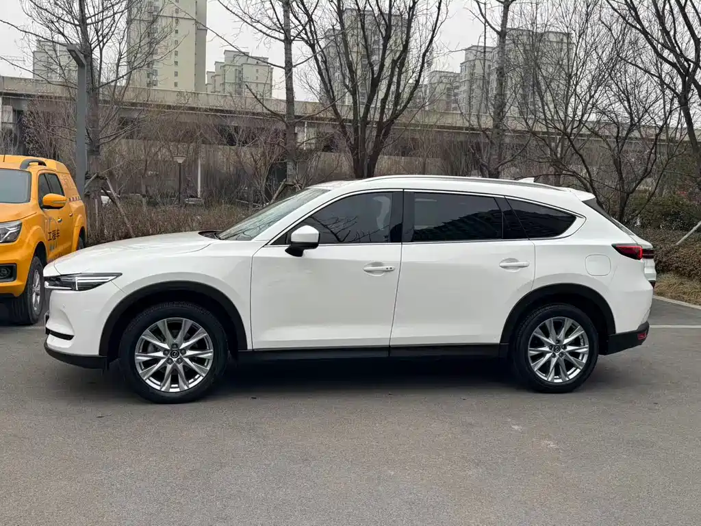 MAZDA CX 8