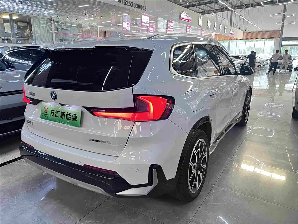 BMW iX1 — миниатюра 8