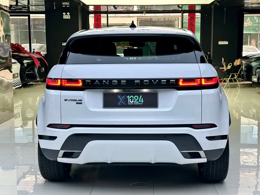 Land Rover Range Rover Evoque 2023 L P300e