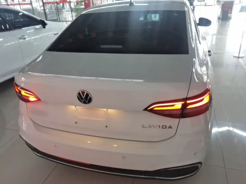 Volkswagen Lavida — миниатюра 6