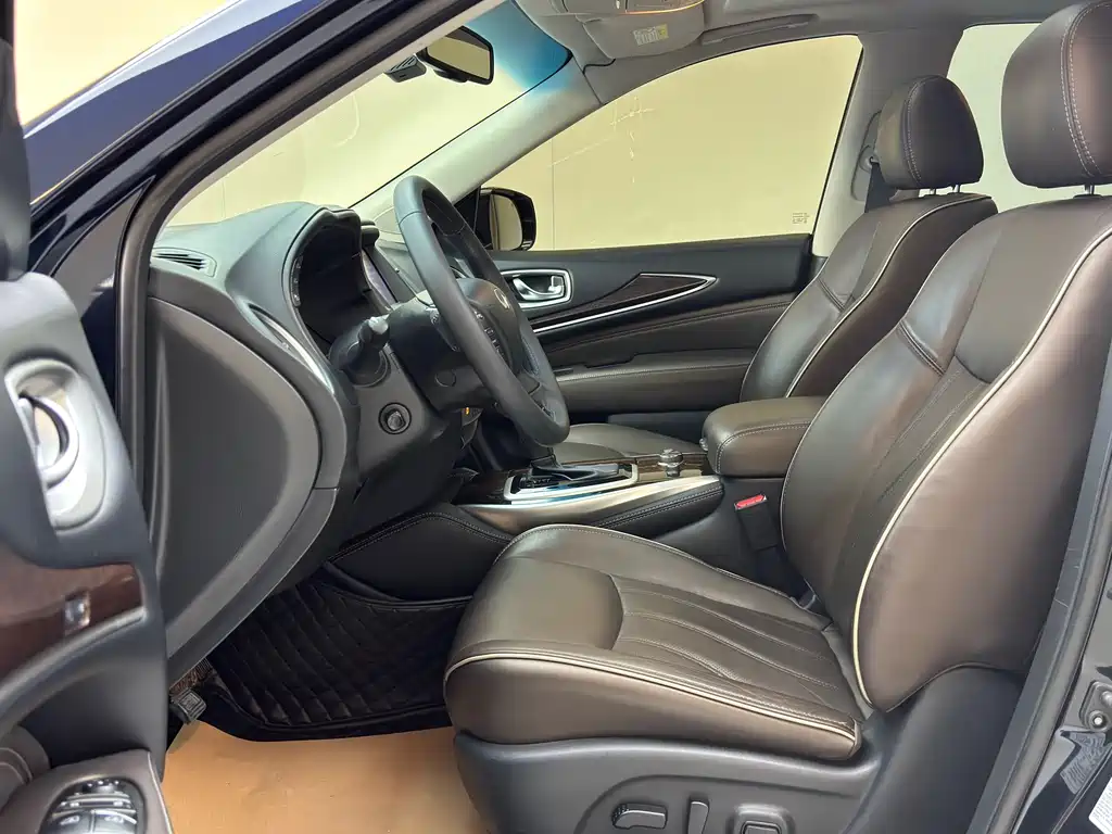 Infiniti QX60 2018 2.5 S/C Hybrid Champion